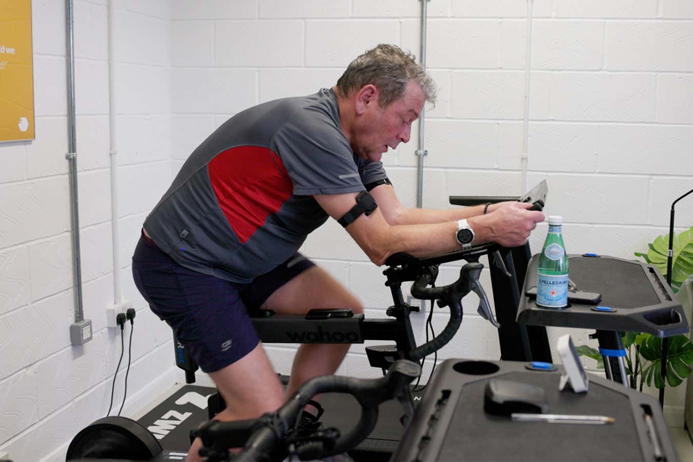 Graham Lawton tests out Flowbio's S1 sweat wearable device